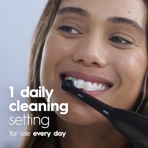 Oral-B Pro 100 CrossAction, Battery Powered Toothbrush, Black, 1 Count (Pack of 1)