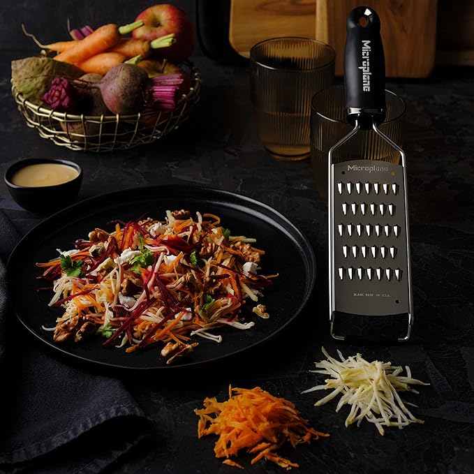 Microplane Gourmet Series Julienne Vegetable Grater, Handheld Carrot Shredder (Black)